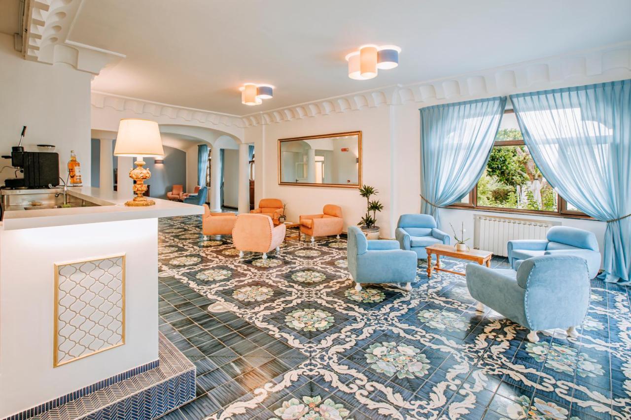 Hotel Zaro Лакко-Амено Экстерьер фото