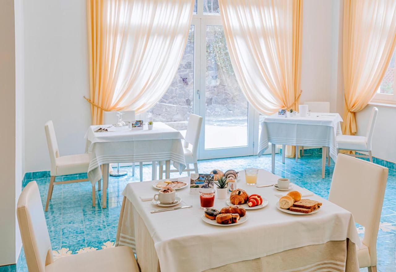 Hotel Zaro Лакко-Амено Экстерьер фото