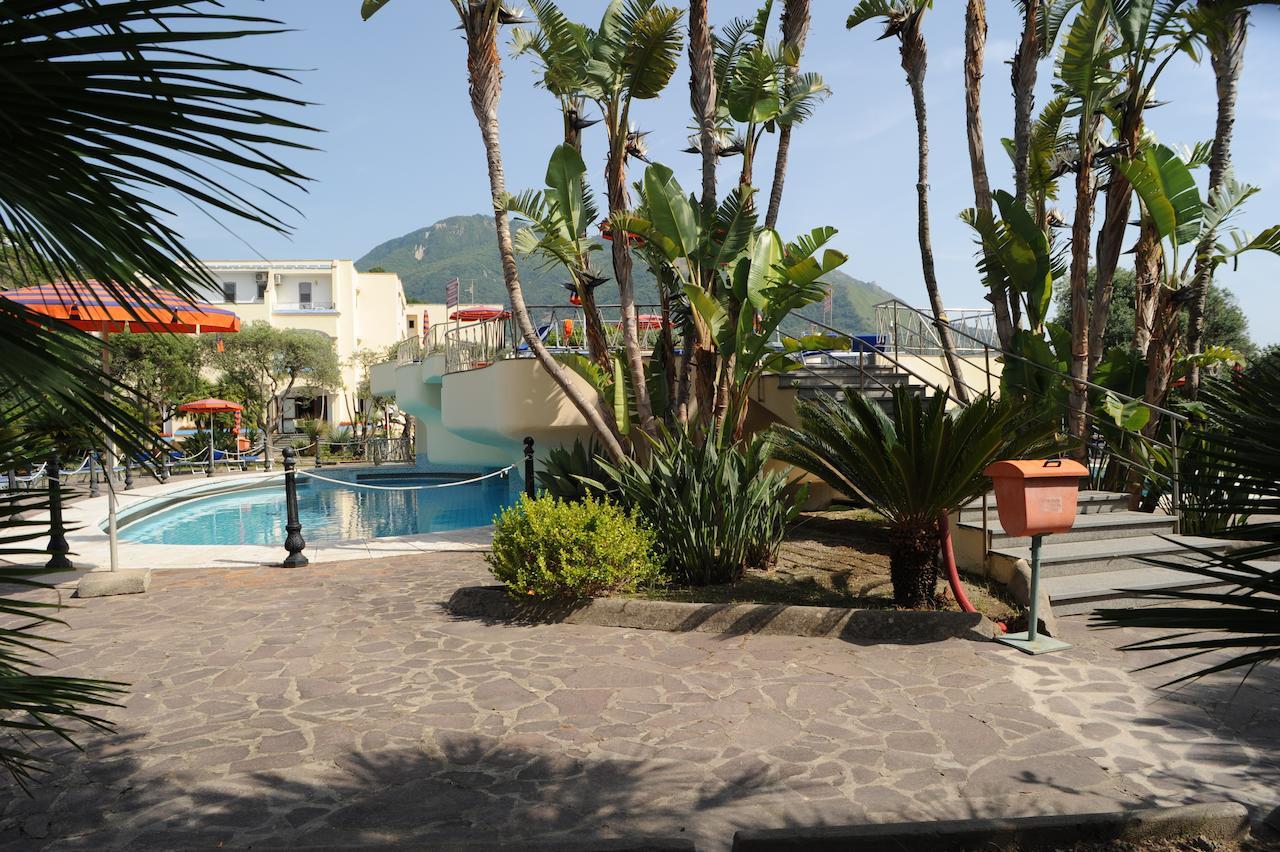 Hotel Zaro Лакко-Амено Экстерьер фото