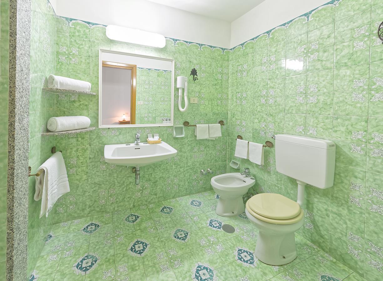 Hotel Zaro Лакко-Амено Экстерьер фото