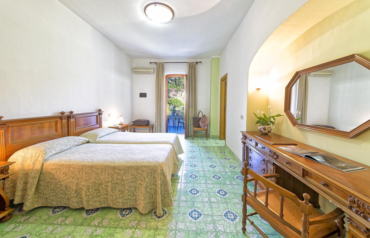 Hotel Zaro Лакко-Амено Экстерьер фото